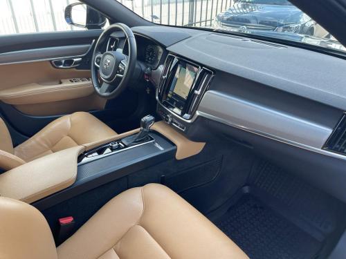 Volvo V90 D4 Momentum