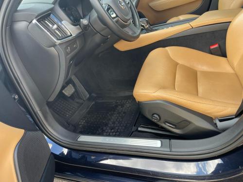 Volvo V90 D4 Momentum