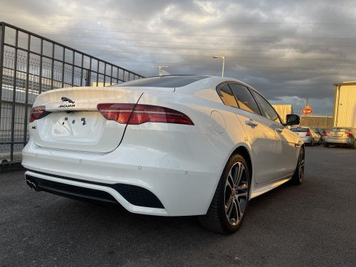 Jaguar XE R-Dynamic SE Hybrid
